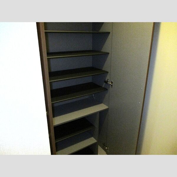 玄関 (シューズBOX)