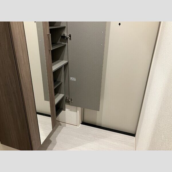 玄関 (玄関)