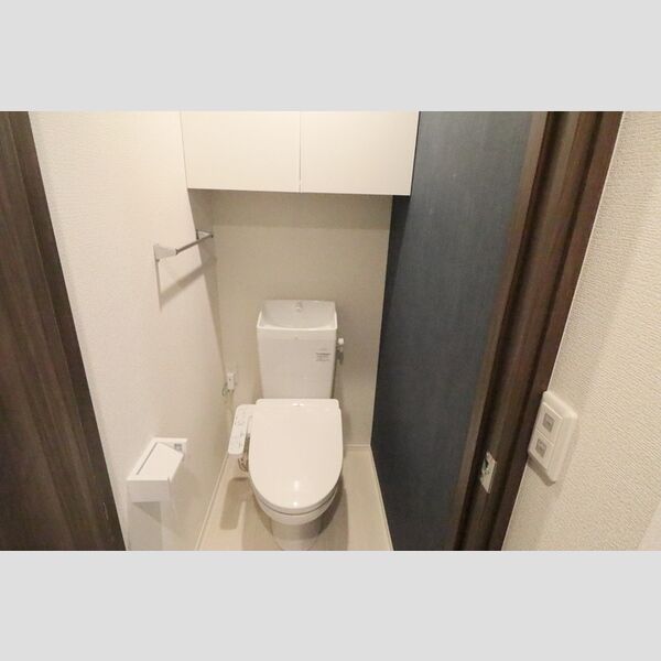 トイレ (温水洗浄暖房便座)