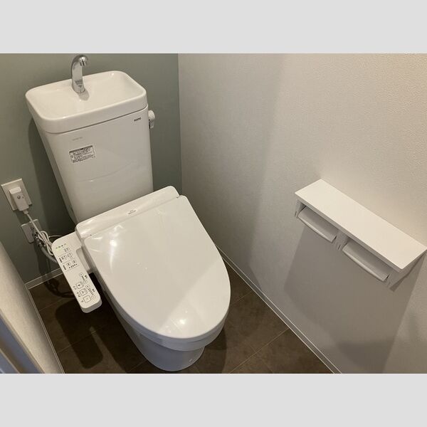 トイレ (温水洗浄暖房便座)