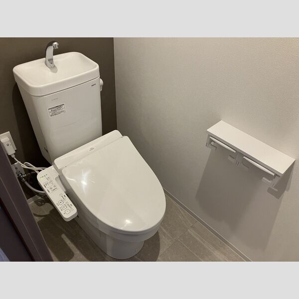 トイレ (温水洗浄暖房便座)