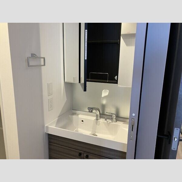洗面所 (洗髪洗面化粧台)