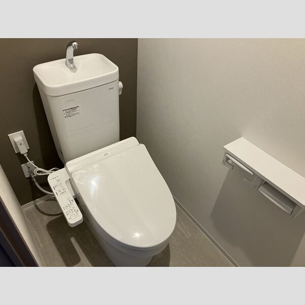 トイレ (温水洗浄暖房便座)