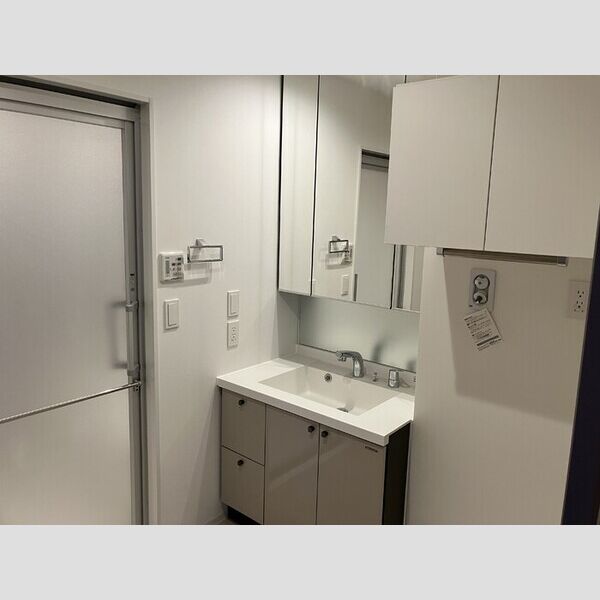 洗面所 (洗髪洗面化粧台)