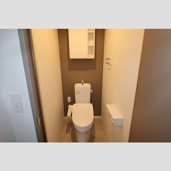 トイレ (温水洗浄暖房便座)