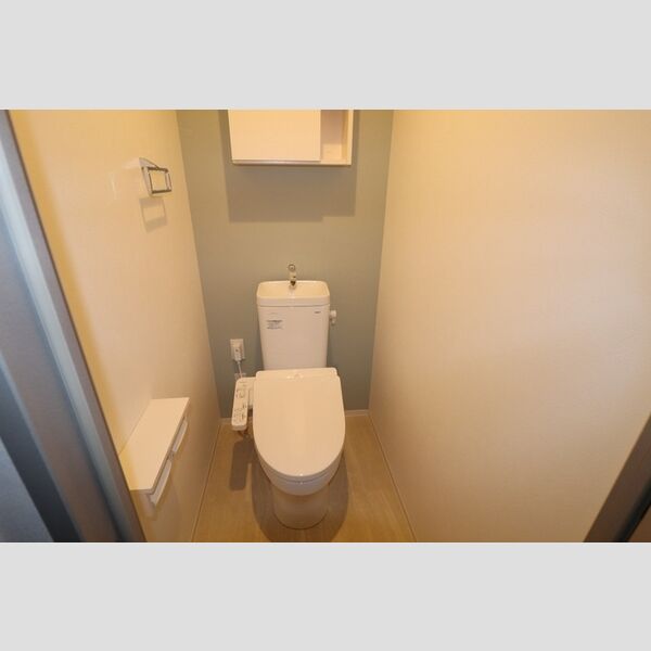 トイレ (温水洗浄暖房便座)