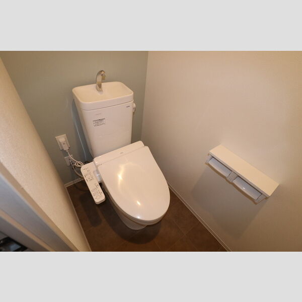 トイレ (温水洗浄暖房便座)