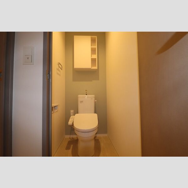 トイレ (温水洗浄暖房便座)