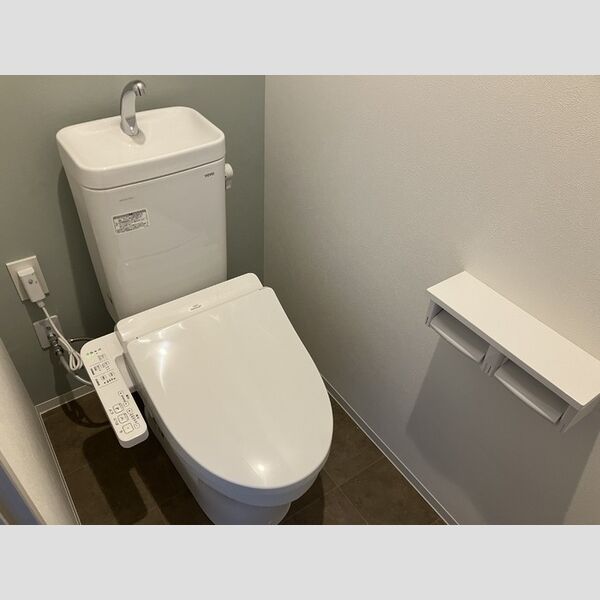 トイレ (温水洗浄暖房便座)
