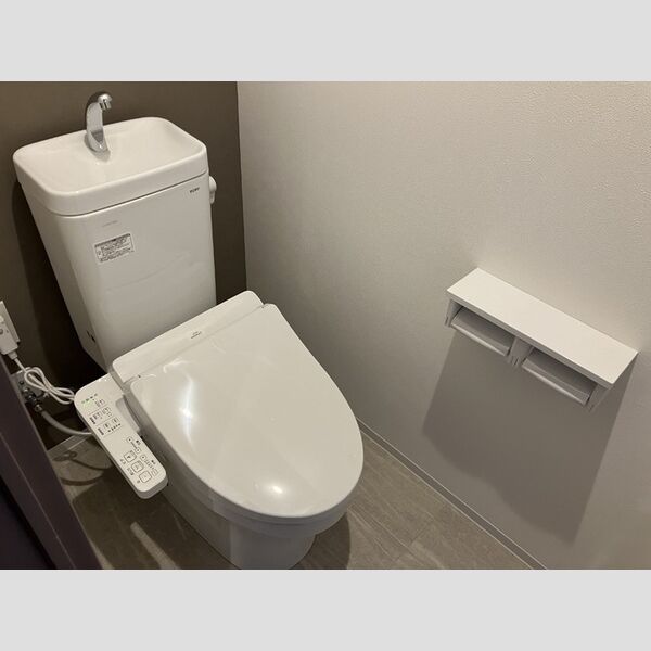 トイレ (温水洗浄暖房便座)