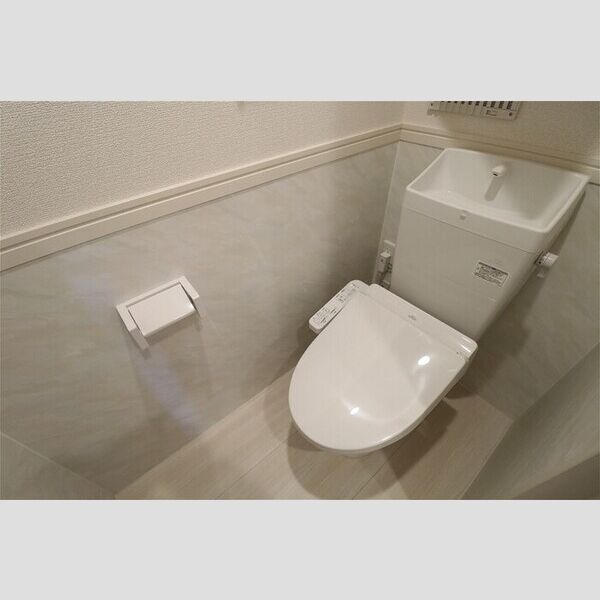 トイレ (温水洗浄暖房便座)
