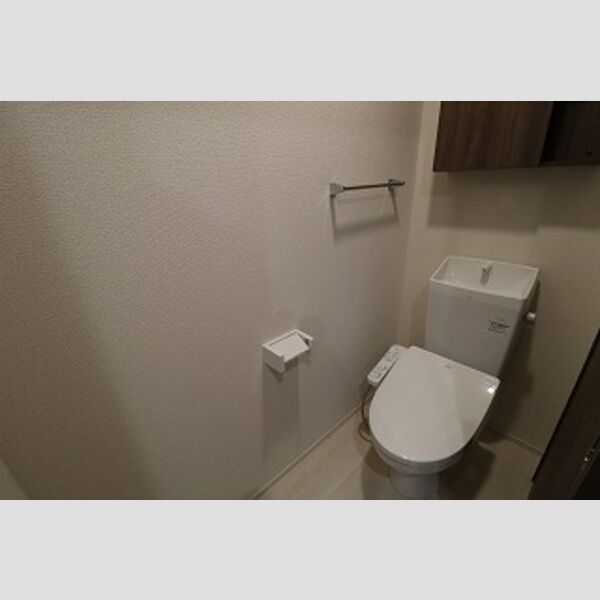 トイレ (温水洗浄暖房便座)