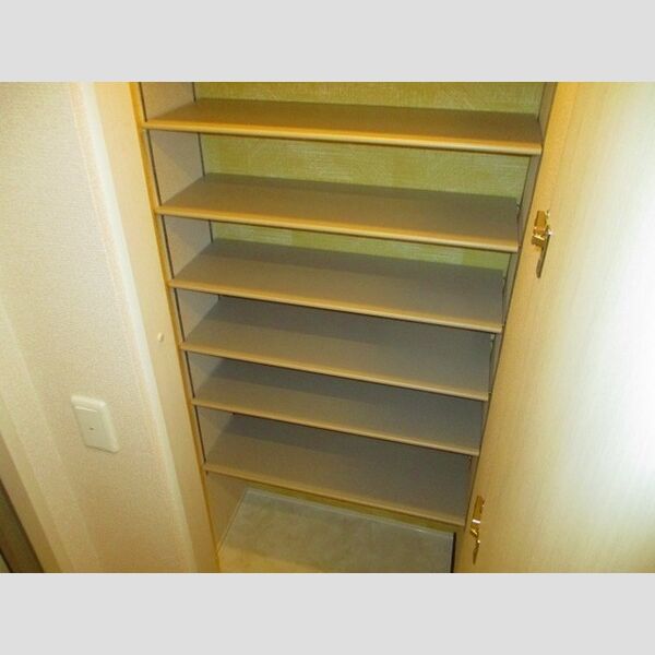 玄関 (シューズクローク)