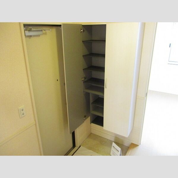 玄関 (シューズBOX)