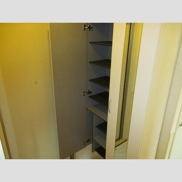 玄関 (シューズBOX)