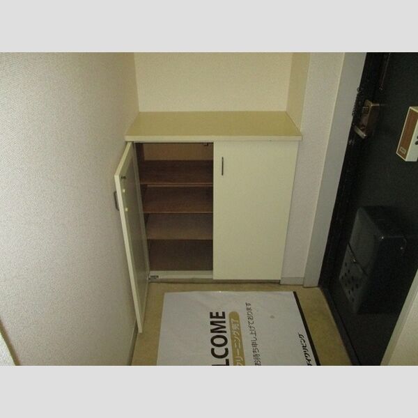 玄関 (シューズBOX)