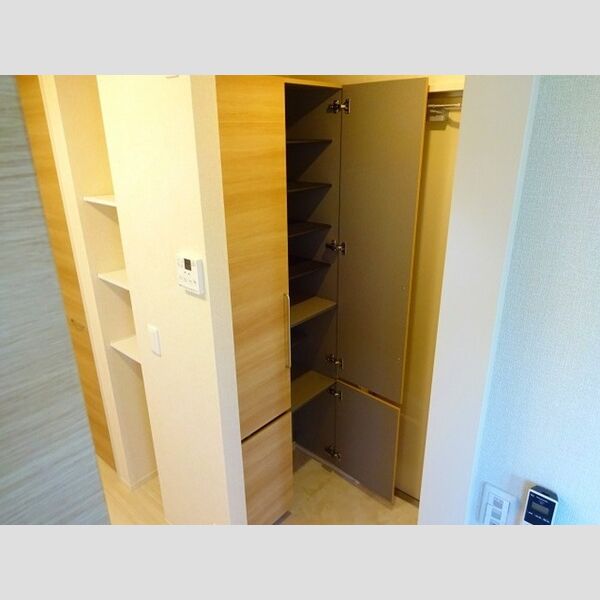 玄関 (シューズBOX)