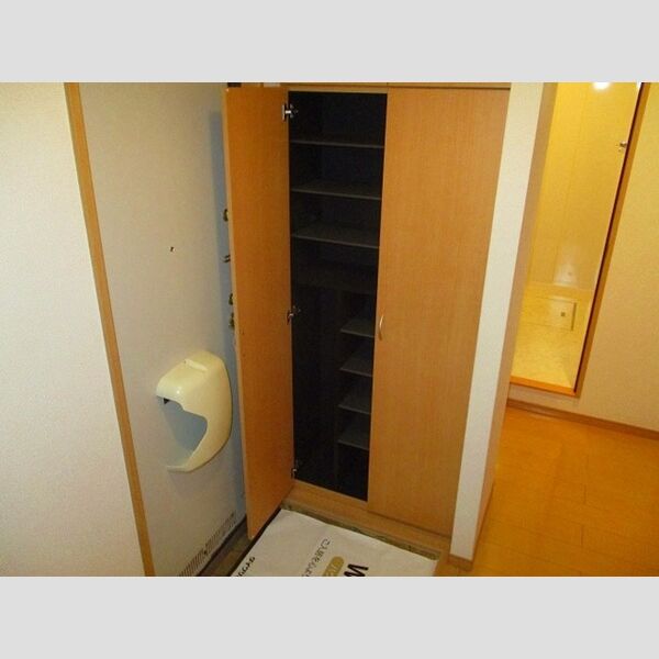 玄関 (シューズBOX)