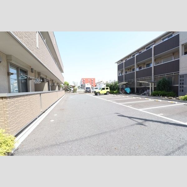 駐車場 (駐車場)