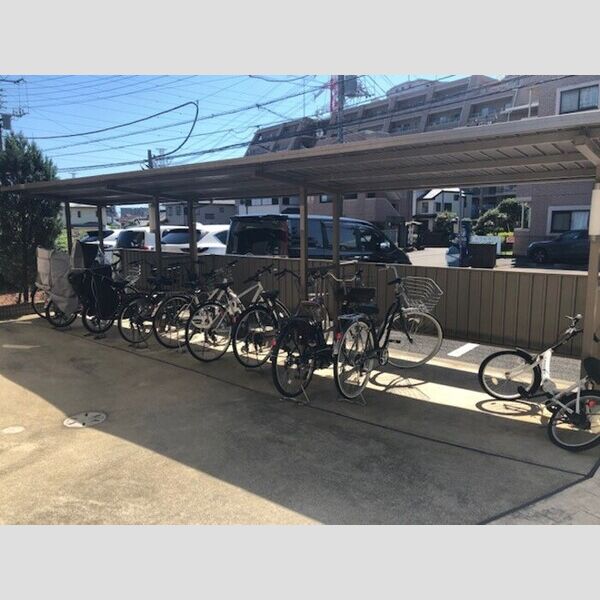 現地周辺 (駐輪場)