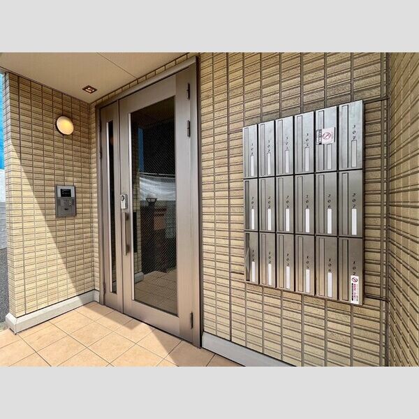 エントランス (エントランス)