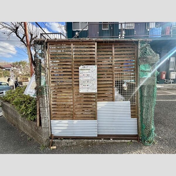 現地周辺 (ごみ置き場)