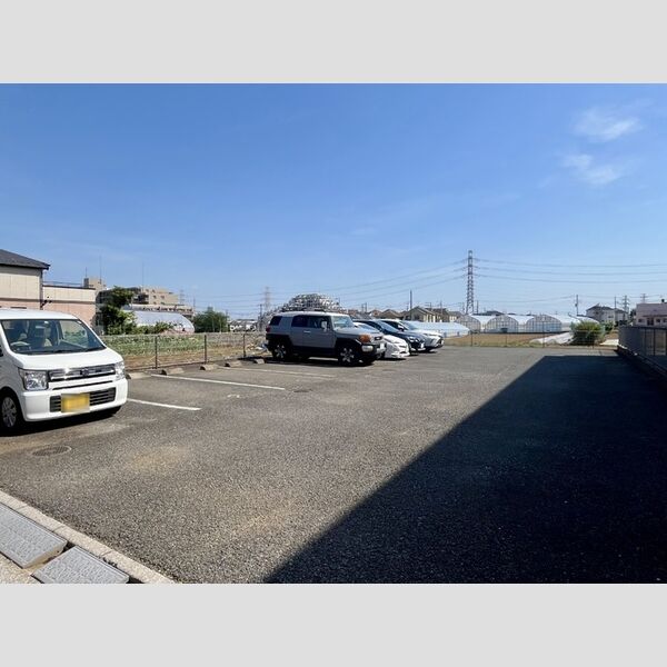 駐車場 (駐車場)