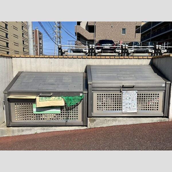 現地周辺 (ゴミステーション)