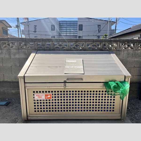 現地周辺 (ゴミステーション)