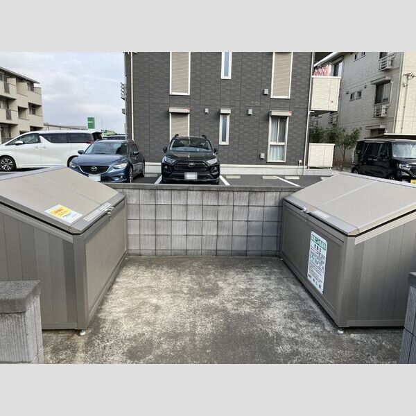 現地周辺 (ゴミステーション)