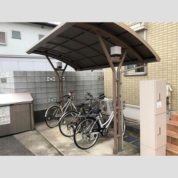 現地周辺 (駐輪場)