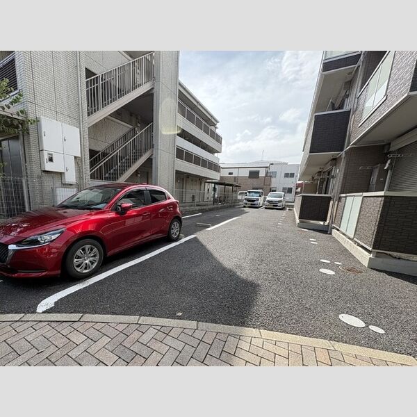 駐車場 (駐車場)
