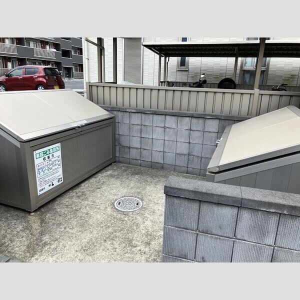 現地周辺 (ゴミステーション)