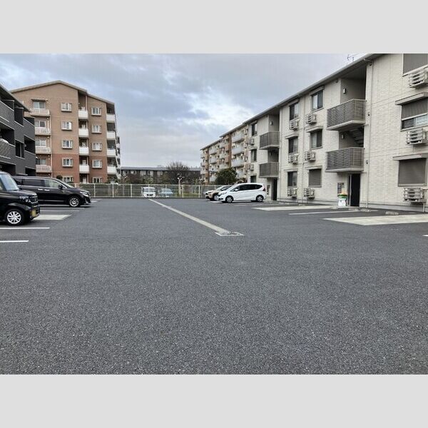 駐車場 (駐車場)