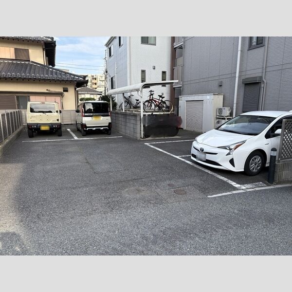 駐車場 (駐車場)