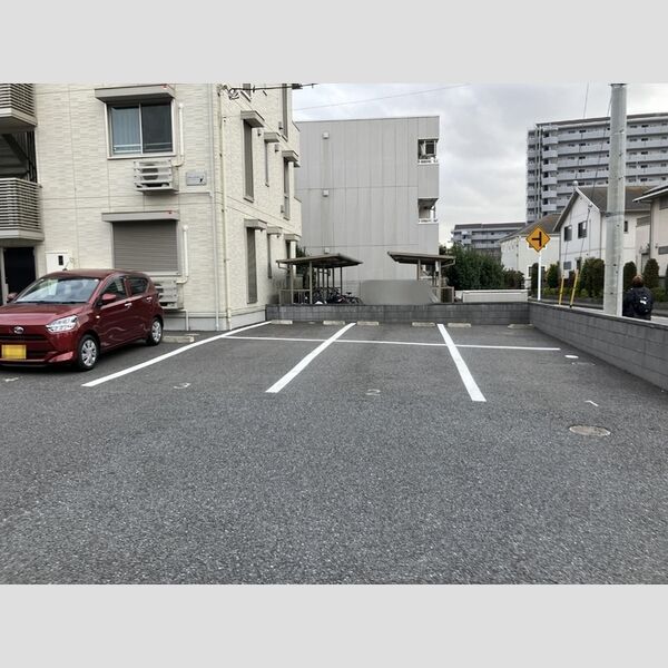 駐車場 (駐車場)