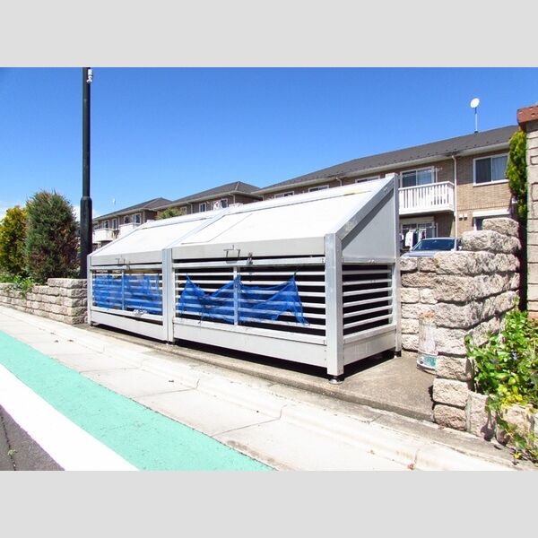 現地周辺 (ゴミストッカー)