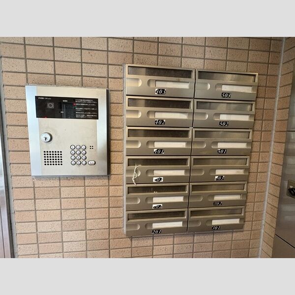 エントランス (オートロック・集合ポスト)