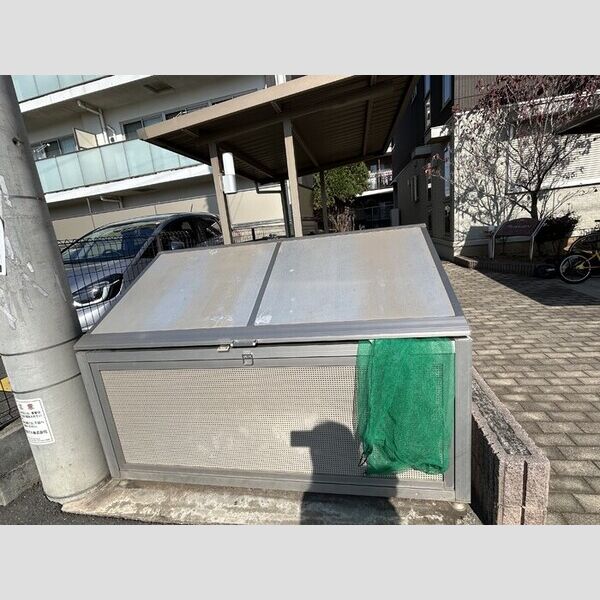 現地周辺 (ゴミステーション)