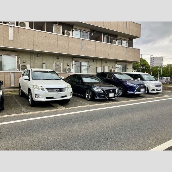 駐車場 (駐車場)