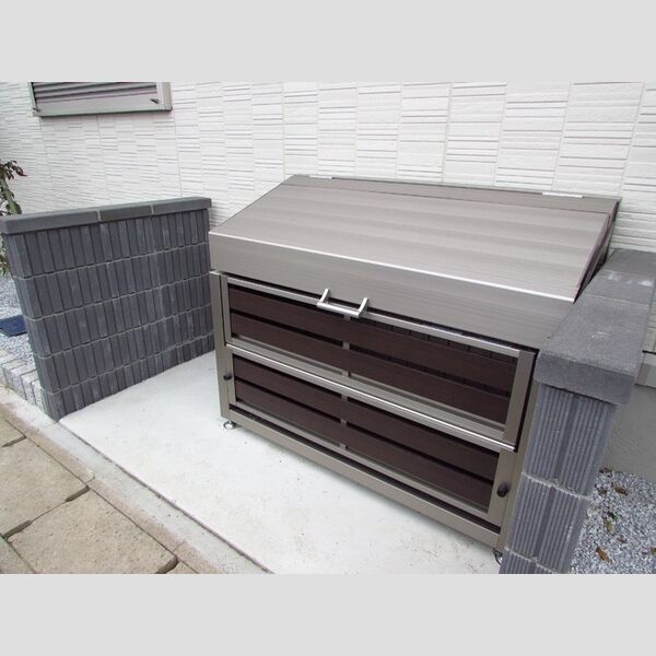 現地周辺 (ゴミ置き場)