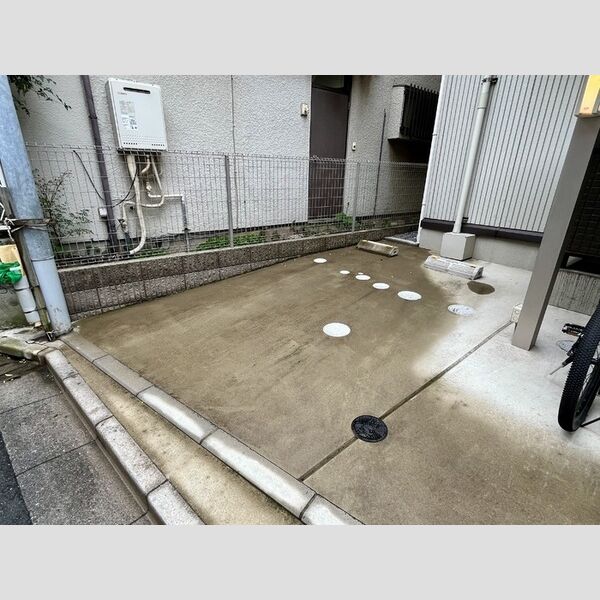 駐車場 (駐車場)