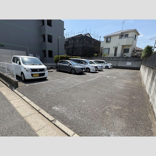 駐車場 (駐車場)