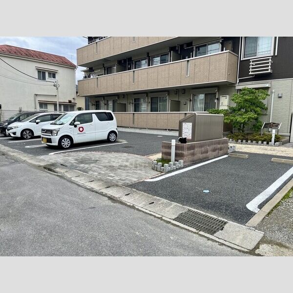 駐車場 (駐車場)
