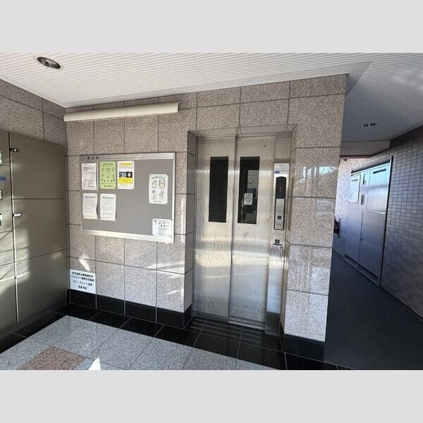 現地周辺 (エレベーター)