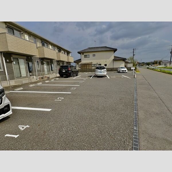 駐車場 (駐車場)