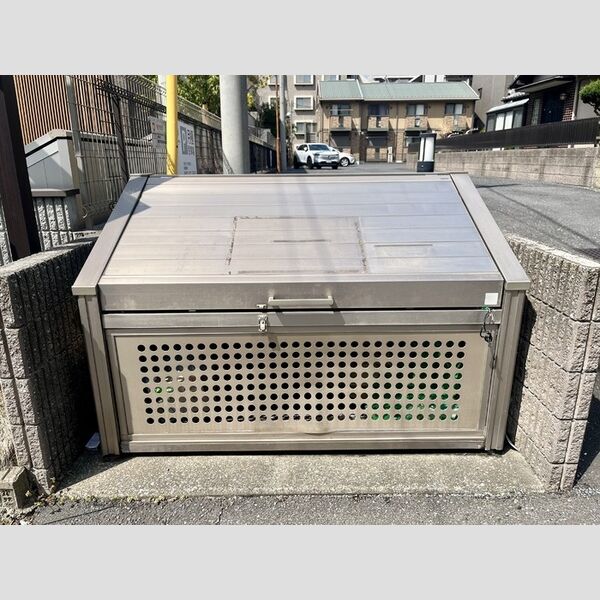現地周辺 (ゴミステーション)