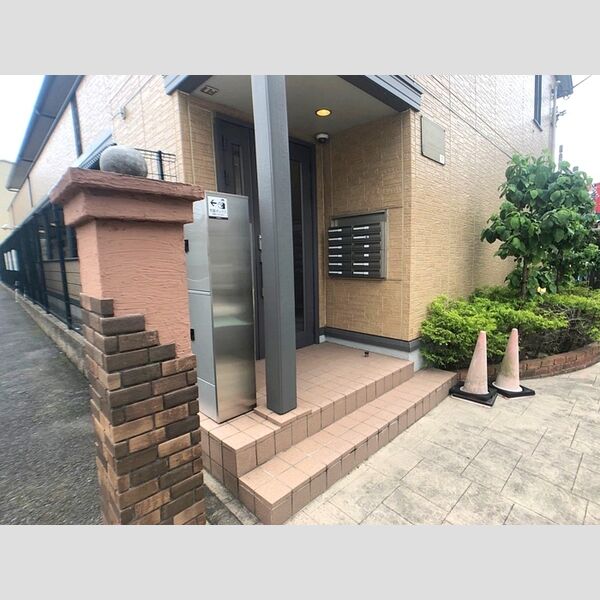 エントランス (エントランス)