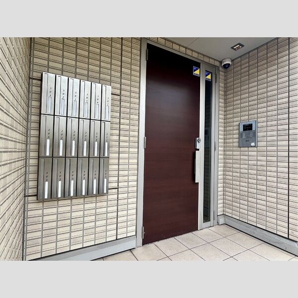 エントランス (エントランス)
