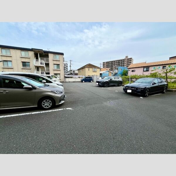 駐車場 (駐車場)